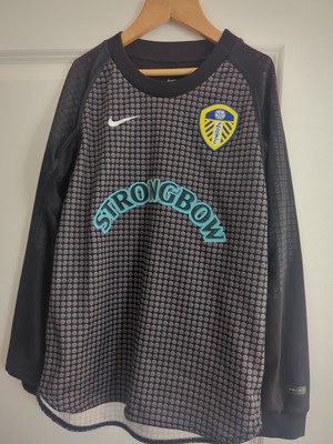 2000 - 2001 Leeds United, Goalkeeper Football Shirt by Nike, Size Y 128-140