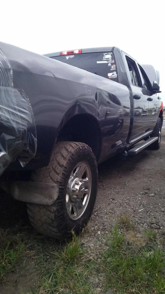 RAM 2500 2018 camioneta puerta izquierda 710516 buen estado 4 puertas PU 141 k millas Foto 4 de 4