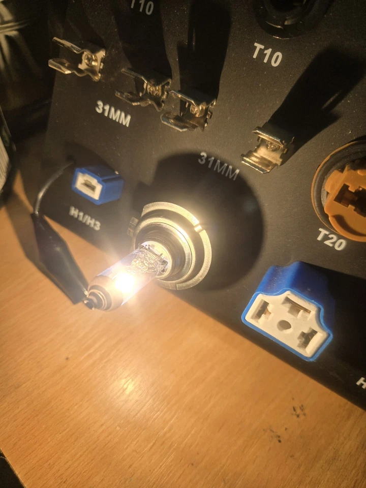 Bosch H7 (477) Pure Light Headlight Bulbs - 12V 55W PX26d (2 Bulbs) - Image 4 of 4