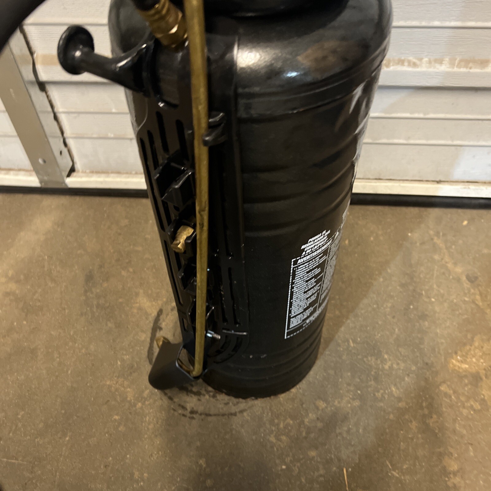 Chapin 1999: 3.5-gallon  Compressor Charged Concrete Tank Sprayer Used Surplus