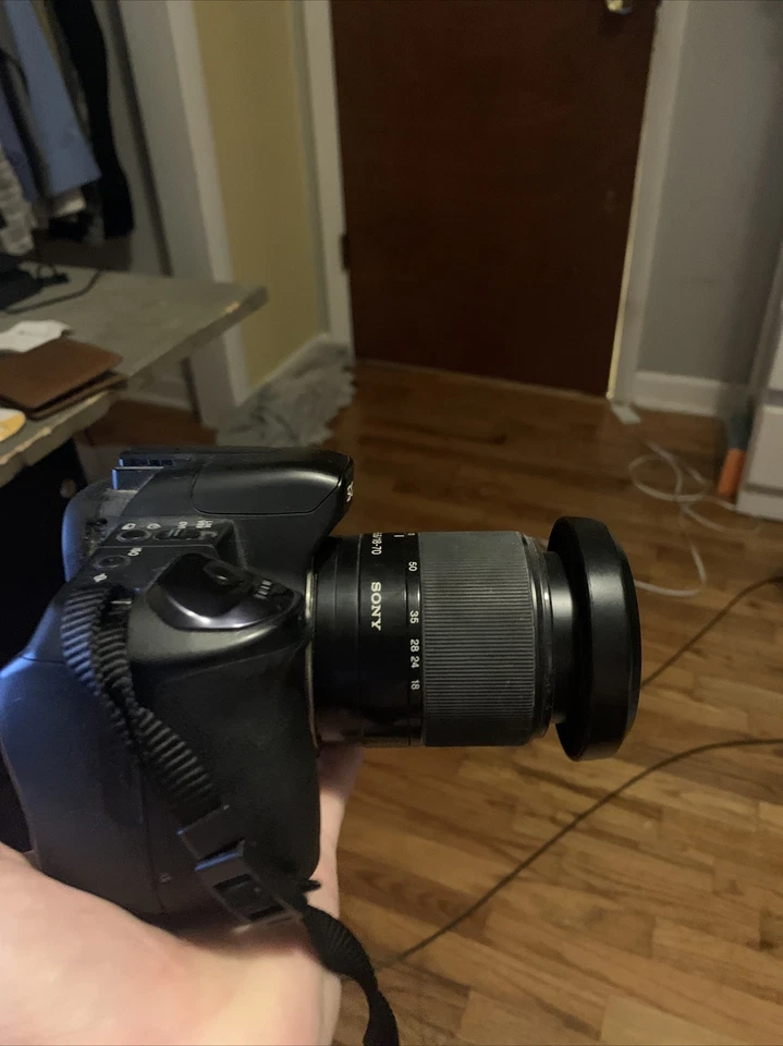 Cámara Sony DSLR-300, luz flash para cámara lente C4.5-5.6/75-300 con batería’s Foto 3 de 4