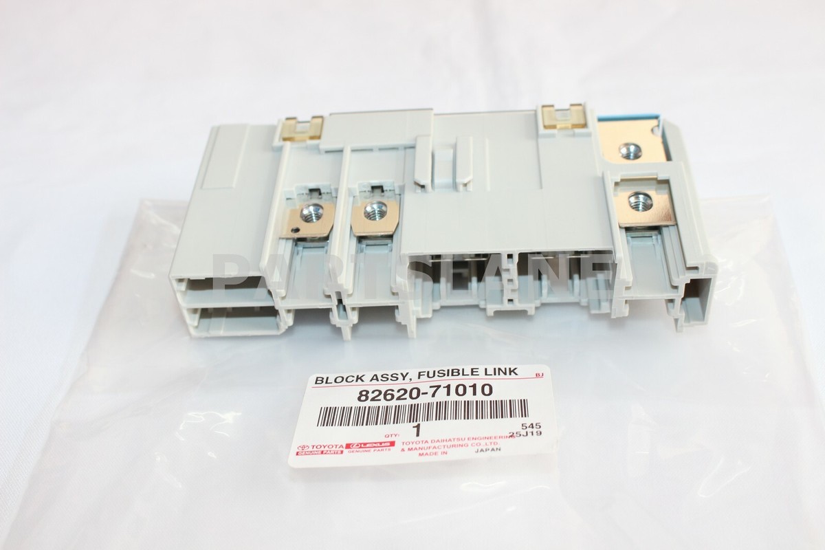 8262071010 Genuine Toyota Block ASSY Fusible Link 82620-71010 for