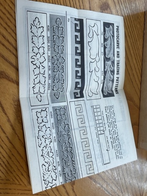 TANDY LEATHER WALNUT SAFETY SMOKER DOUBLE UNIT ASHTRAY CARVING KIT ORIGINAL BOX