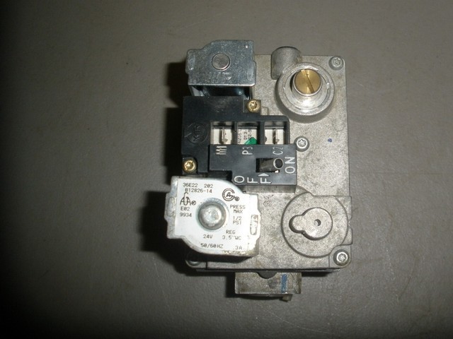 Goodman Furnace Gas Valve Replacement B12826-14 (1/2