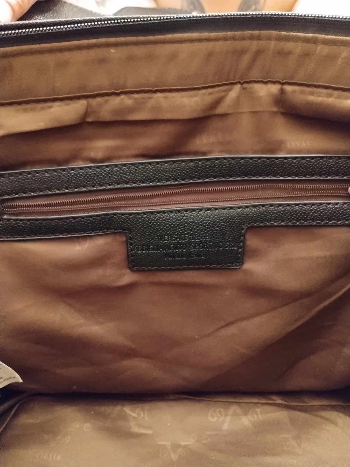 Borsa a tracolla Versace 19v69 Italia Nicoletta Stingray nera ecopelle