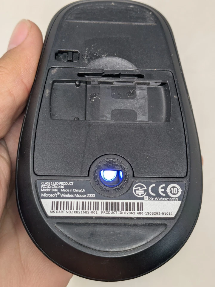 Microsoft Wireless Mouse 2000 Model 1416 Black with USB RECEIVER - Image 2 of 4