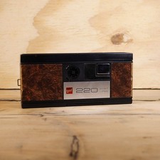 Faulty Gaf 220 Instant load pocket camera 110 film - Untested