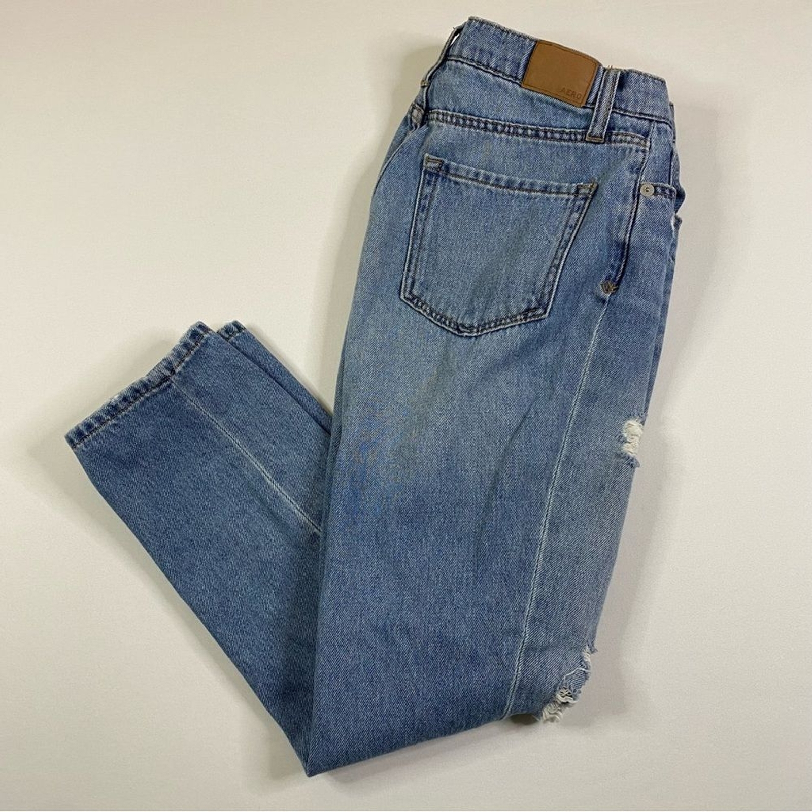 Aeropostale Mom Jeans Women's 2 Distressed Light Wash Denim High Rise Hipster-image