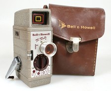 BELL   HOWELL TWO TWENTY 8MM MOVIE CAMERA IN CASE ((FOR PARTS))