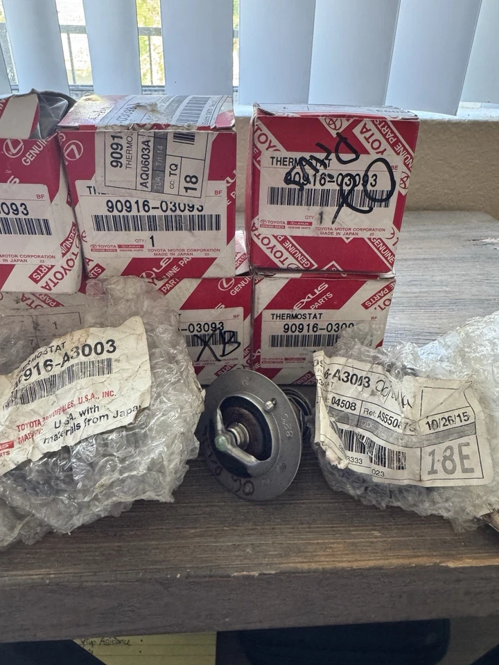 НОВЫЕ термостаты охлаждающей жидкости двигателя 90916-03093 и 90916-A3003 Toyota - Изображение 2 из 2