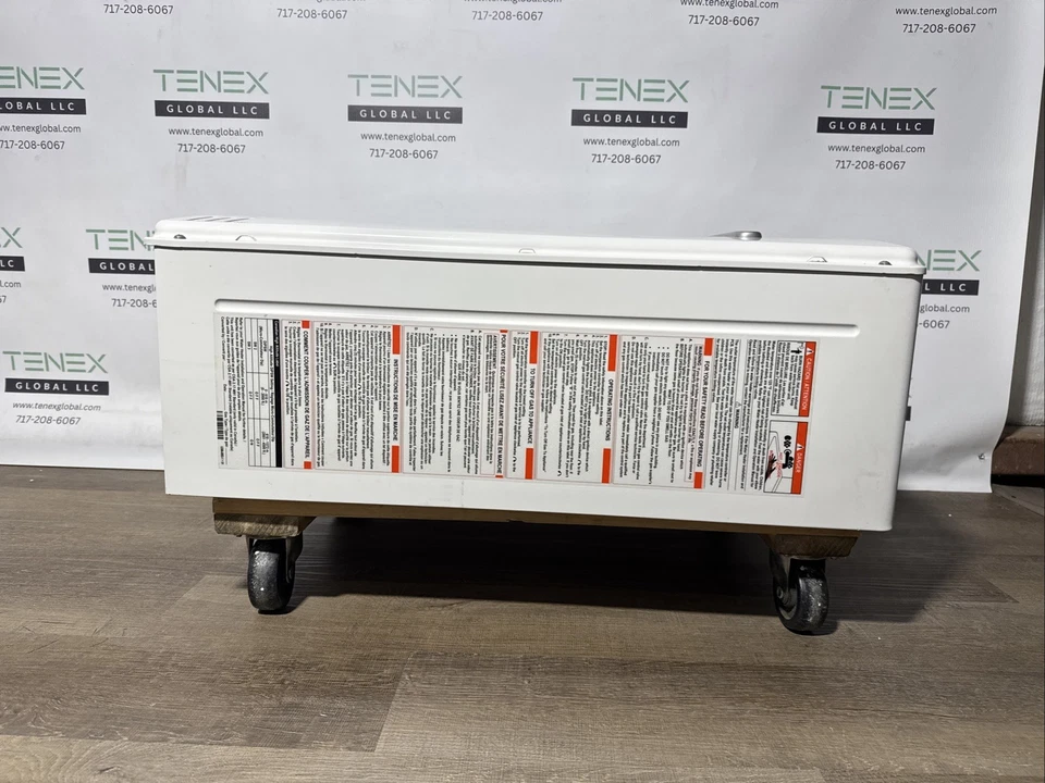 Calentador de agua exterior sin tanque Rinnai RUS65eP 130 k BTU gas propano (D-12 #1065) Foto 3 de 4