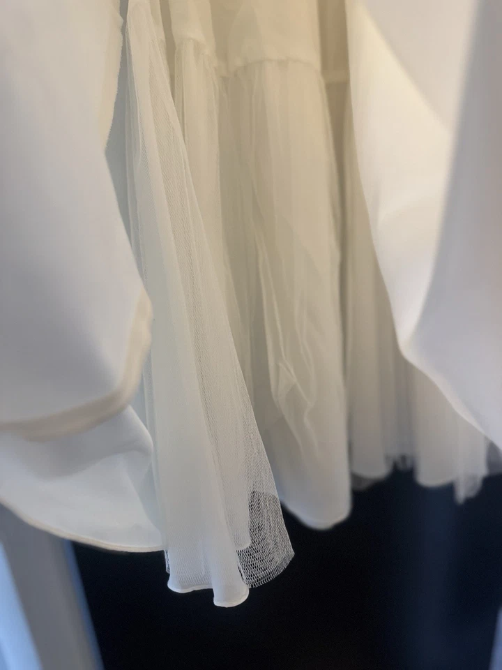 Vestido de casamento feminino florista tamanho 6. Usado uma vez. Lindo detalhe de miçangas - Imagem 4 de 4