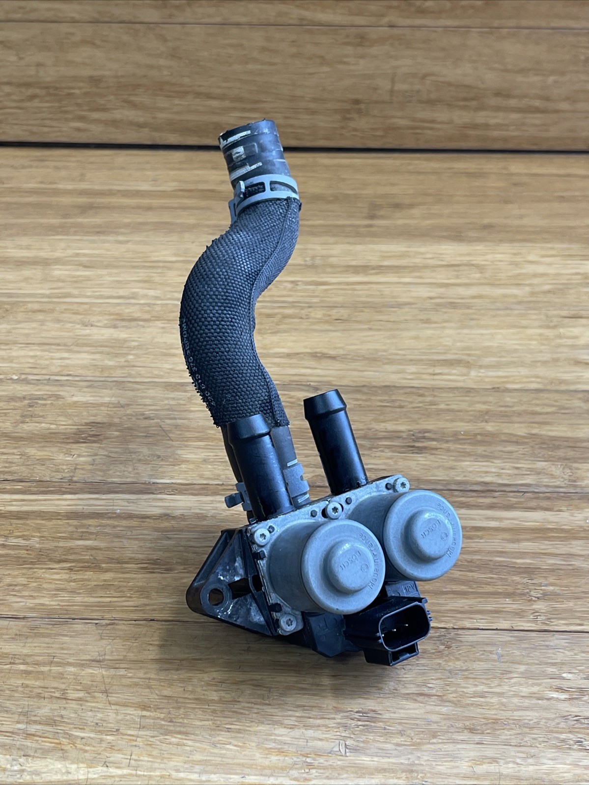 2008-2015 Audi R8 42 Spyder Heater Coolant Valve Pipe Hose OEM 34k Miles