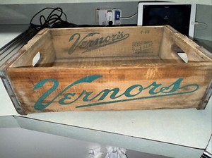 Vintage 1966 Vernor's Ginger Ale Wooden Beverage Crate - Stamped 2-66