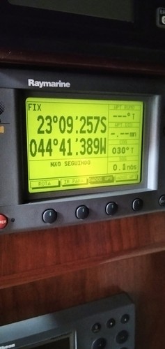 raymarine | Instruments de navigation & Électronique maritime - Sports nautiques & Bateaux