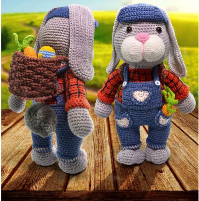 Häkelanleitung Kopie Fab Hase in Latzhose Mütze. karotte & korb 266