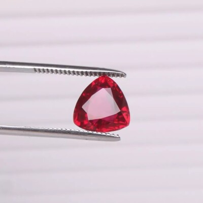 11 MM Red Ruby Blood 7,40 Ct. Trillion Cut Mosambik Awesome Ruby RARE Gemstone