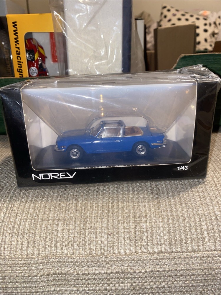 NOREV MODEL - TRIUMPH STAG - BLUE - 1/43 SCALE MODEL CAR - 350094