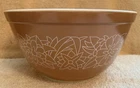 Vintage Pyrex Medium Brown Woodland Pattern Mixing Bowl 403 2.5 Liter
