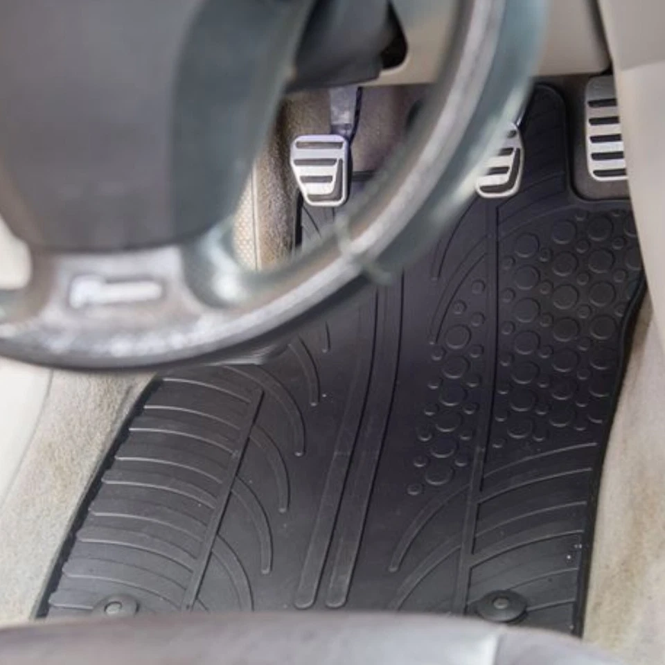 Alfombrillas de goma para auto Chevrolet Malibu para todo tipo de clima revestimientos de automóviles de alta resistencia Foto 4 de 4