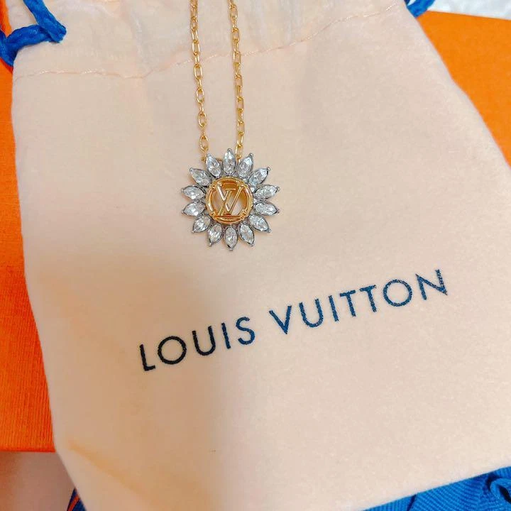 Lv starlight necklace deals