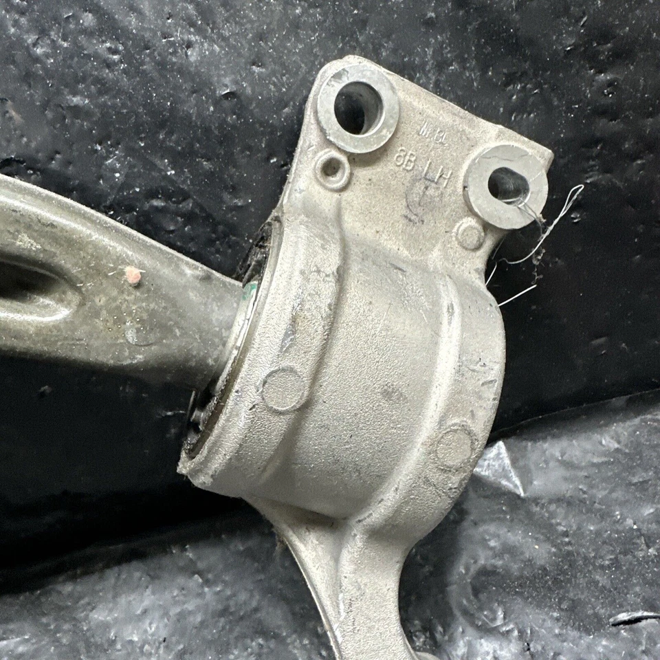 Brazo de control inferior delantero Mopar 05274643AA OEM ¡NUEVO! Chrysler Pacifica 2017 - 24 Foto 4 de 4