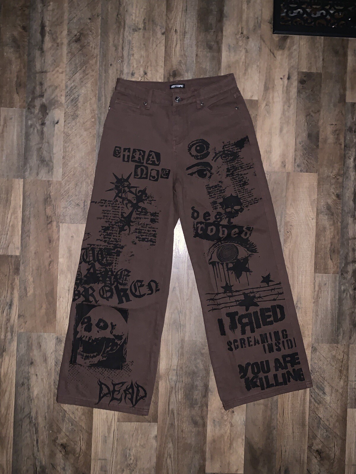 Hot topic Women’s Wide Leg Graffiti Jeans Brown Denim Size 5 NWOT