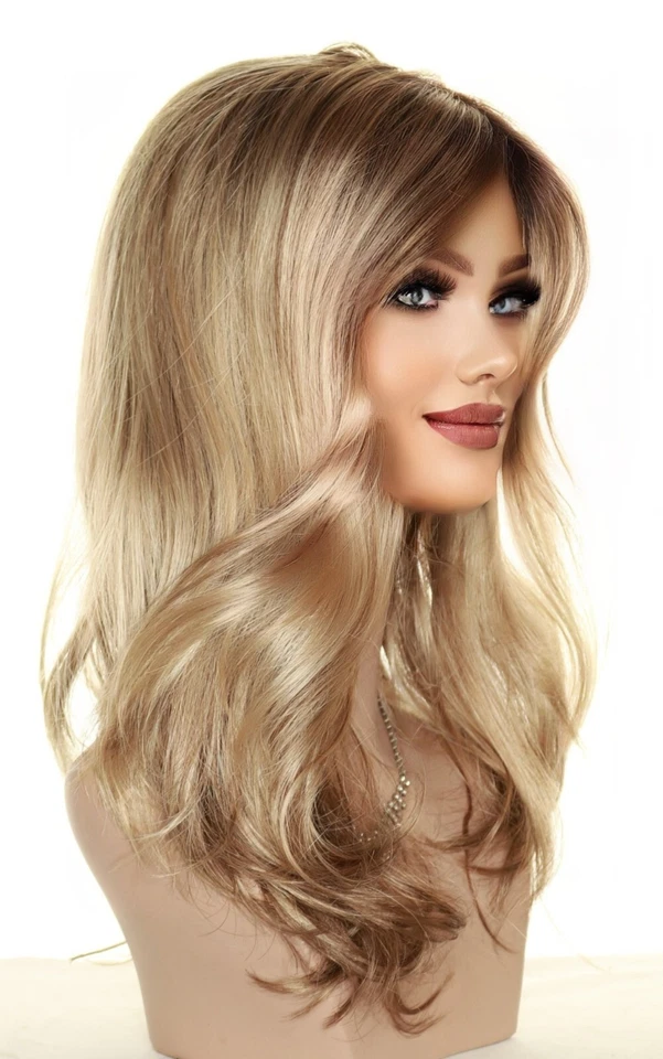 Camila | 586 | Peluca Pro | Peluca Sintética | Frente de Encaje en V | Rubio enraizado 12R8 Foto 4 de 4