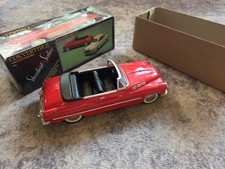 Vintage Voiture 1950s BUICK CONVERTIBLE Tin Friction Powered Toy Car Red / Black