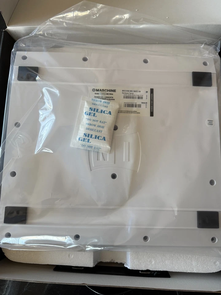 🎶 Native Instruments MASCHINE MK2 (White) – Brand New in Box 🎶 - Image 4 of 4