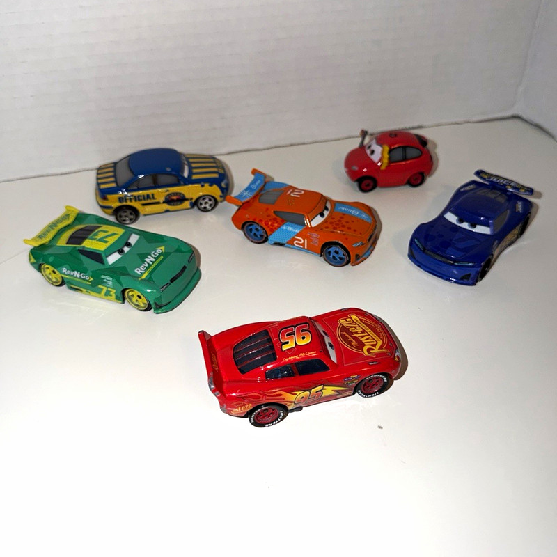 Disney Pixar Cars Diecast Lot of 6 Lightning McQueen Rev N Go Blink Official