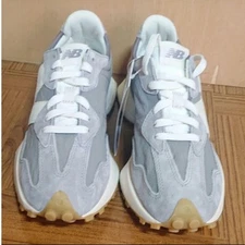 Men 8.5US New Balance 327 Grey Gum Sole