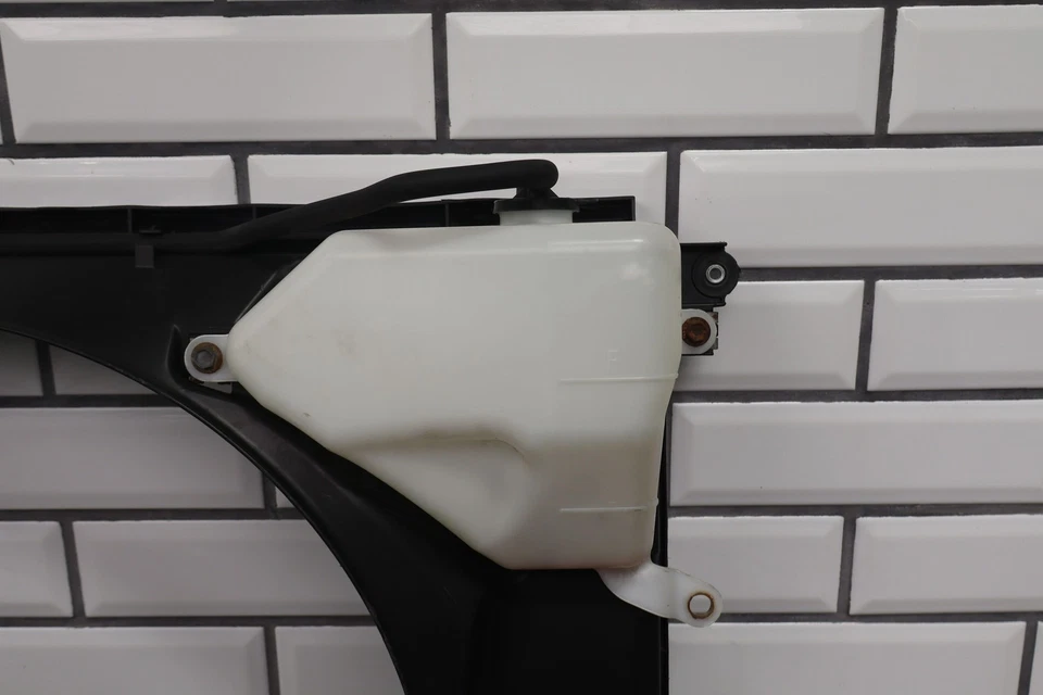 Cubierta del ventilador de refrigeración Lexus GX460 2010-2023 (4,6 L 1URFE) Foto 4 de 4