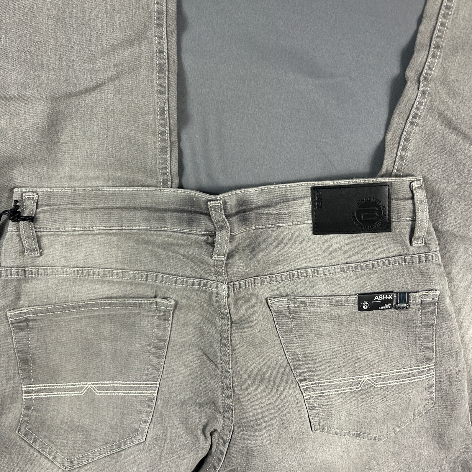 Buffalo David Bitton Jeans Ash X Slim Stretch 33 x 30 Gray Wash NWT MSRP $109