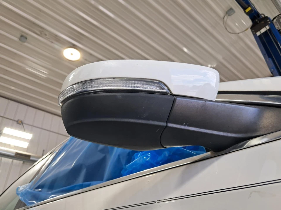 Espejo retrovisor derecho usado se adapta a: Volkswagen Passat Power 2013 sin memoria térmico derecho Foto 2 de 4