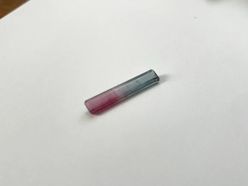 Bi Color Tourmaline Baguette 2.75ct 25.3mmx4.5mmx2.2mm - Image 2 of 4