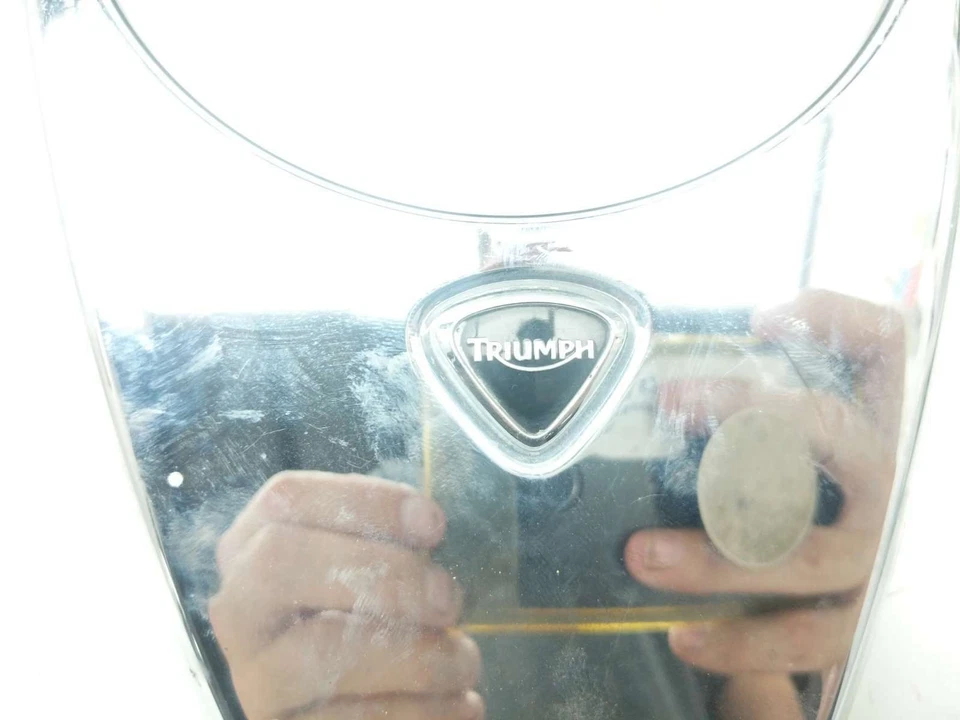 13 Triumph Thunderbird LT 1600 Cubierta de medidor de tanque de combustible delantero de gasolina Foto 3 de 4