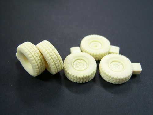 DT48001 1/48 HUMVEE ruedas patrón agresivo (para Tamiya) - Imagen 4 de 5