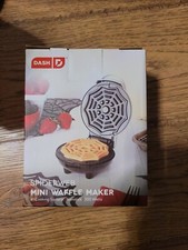 Dash Spiderweb Mini Waffeleisen Weiß 4" Kochfläche