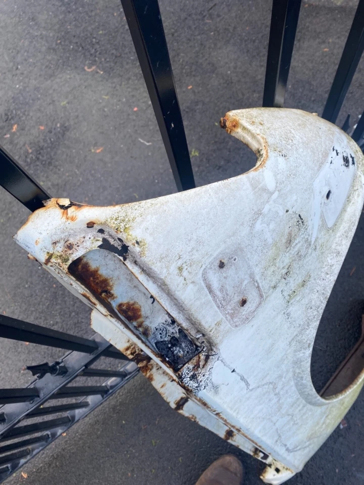 67-76 BMW E10 M10 1600 2002 2002 2002ti guardabarros lado derecho, delantero Foto 2 de 4