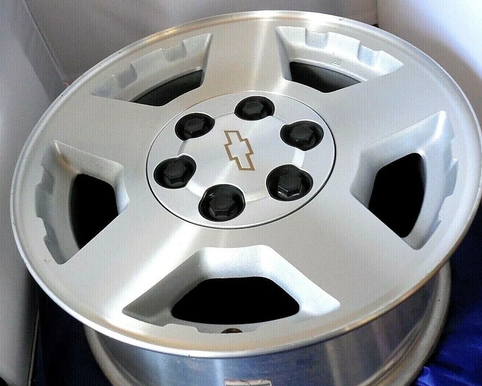 17 INCH 04 05 2006 2007 CHEVY SILVERADO 1500 SUBURBAN OEM ALLOY WHEEL RIM 5196 Foto 2 de 4