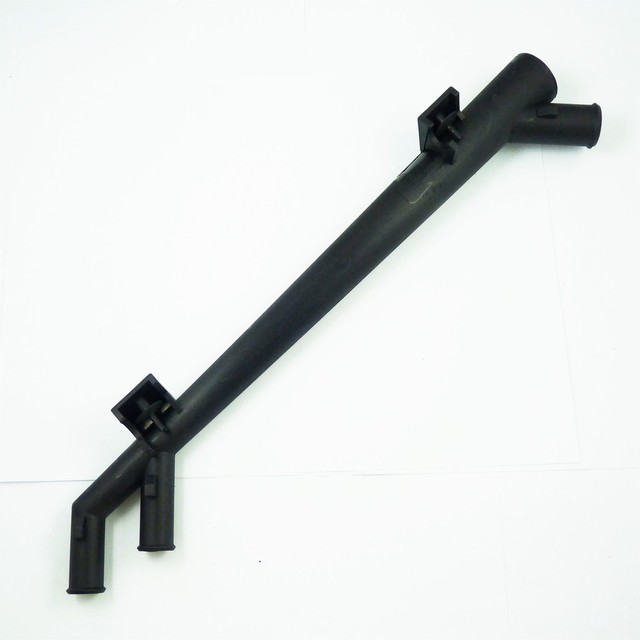 YS4Z8290BA NEW WATER PUMP COOLANT INLET TUBE FOR 20002004 FORD FOCUS