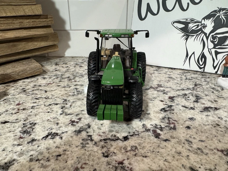 1/32 John Deere 8400 Tractor #8 Precision Classics 1995 New In Box. - Image 3 of 4