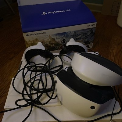 Sony PlayStation VR2 Horizon Call of the Mountain Bundle VR Headset - White