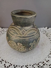 VINTAGE SMALL NAVAJO KOKOPELLI CLAY POT ETCHED SGRAFFITO DESIGN