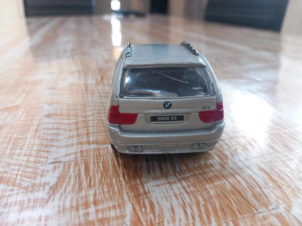 BMW X5 1/42 Maisto  - Immagine 3 di 4