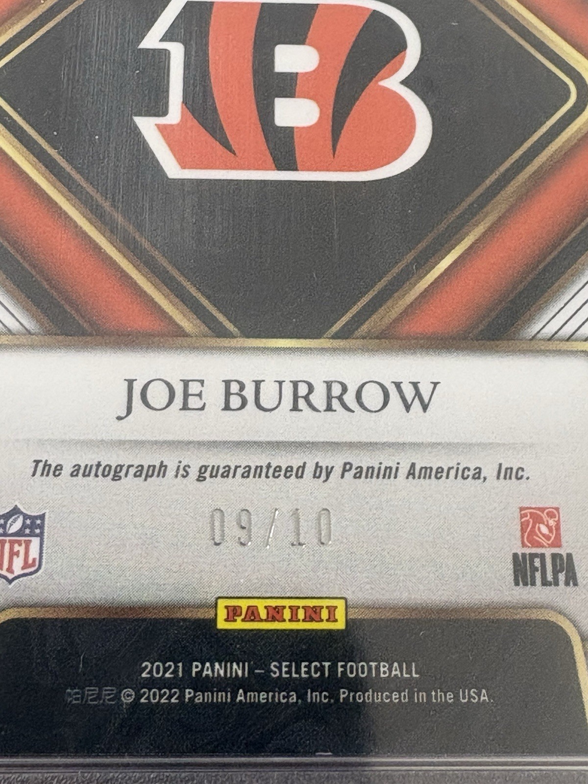JOE BURROW GOLD PRIZM CHECKERBOARD AUTO /10 JERSEY # 2021 Panini Select PSA 9 view 4