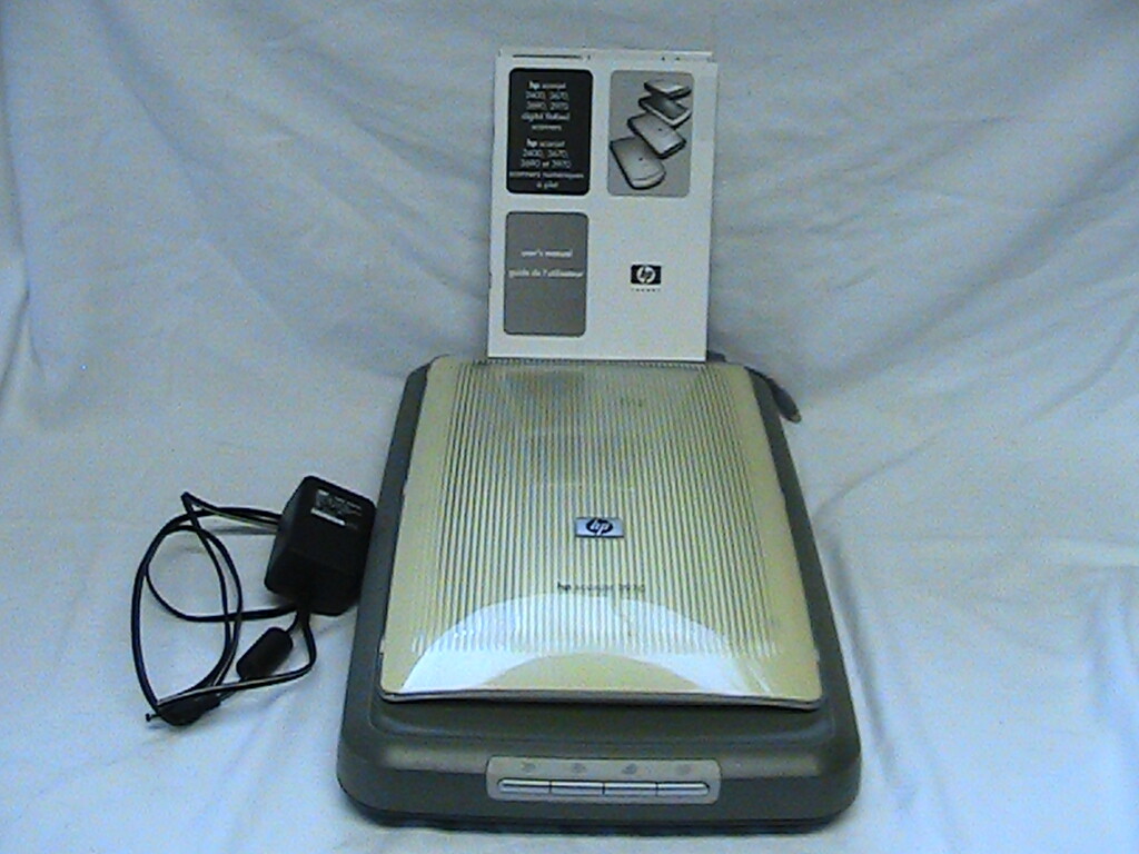 1 USED HEWLETT PACKARD SCANJET 3970 WITH MANUAL AND POWER ADAPTER