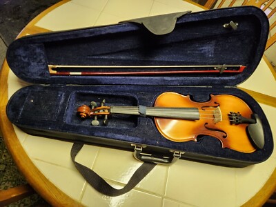 BEAUTIFUL STAR VIOLIN W/HARD CASE AND BOW 22'' L X 8'' W!!