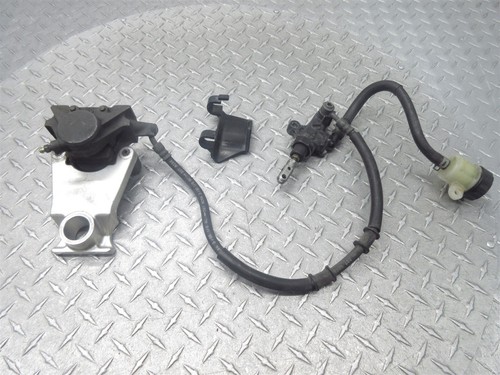 Lote de línea de soporte de pinza de cilindro maestro de freno trasero Yamaha YZFR1 R1 2000 00-01 - Imagen 2 de 9